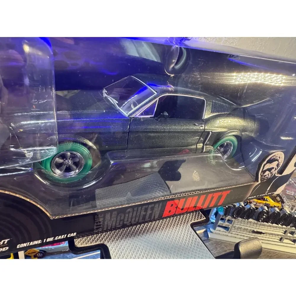 Greenlight 1/24 CHASE 1968 Ford Mustang GT Steve McQueen Bullitt